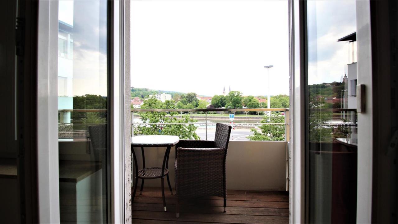 Luxury City Apartment - View Of River And Castle ヴュルツブルク エクステリア 写真