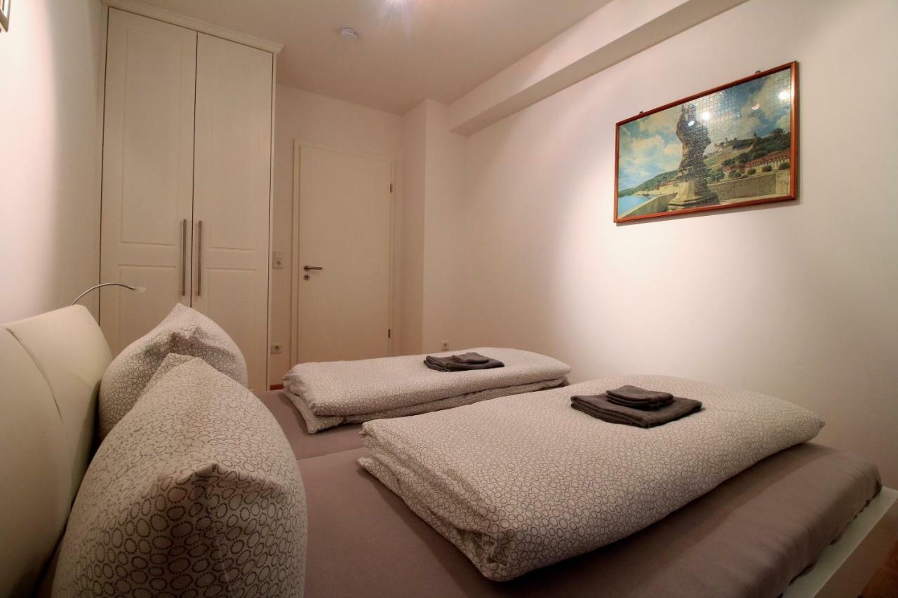 Luxury City Apartment - View Of River And Castle ヴュルツブルク エクステリア 写真
